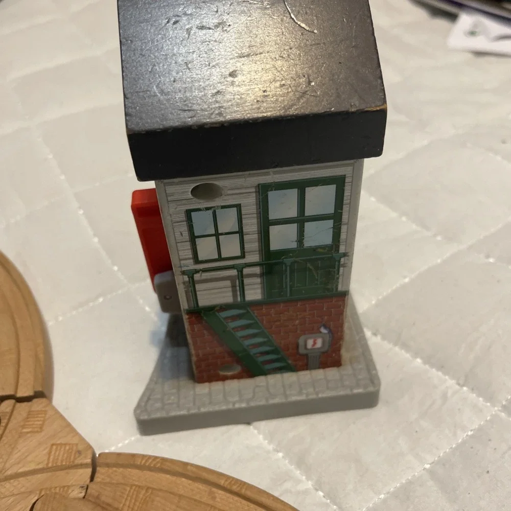 Thomas and Friends MARON SIGNAL HOUSE Lights Sound Train Wooden Railway, Working